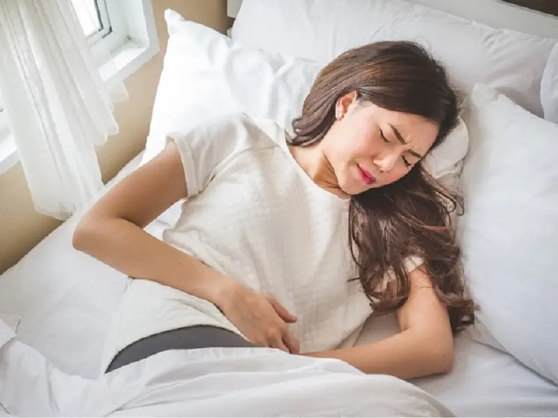 Cần chờ khoảng 3-5 ngày sau khi kết thúc kỳ kinh nguyệt trong tháng để phun môi