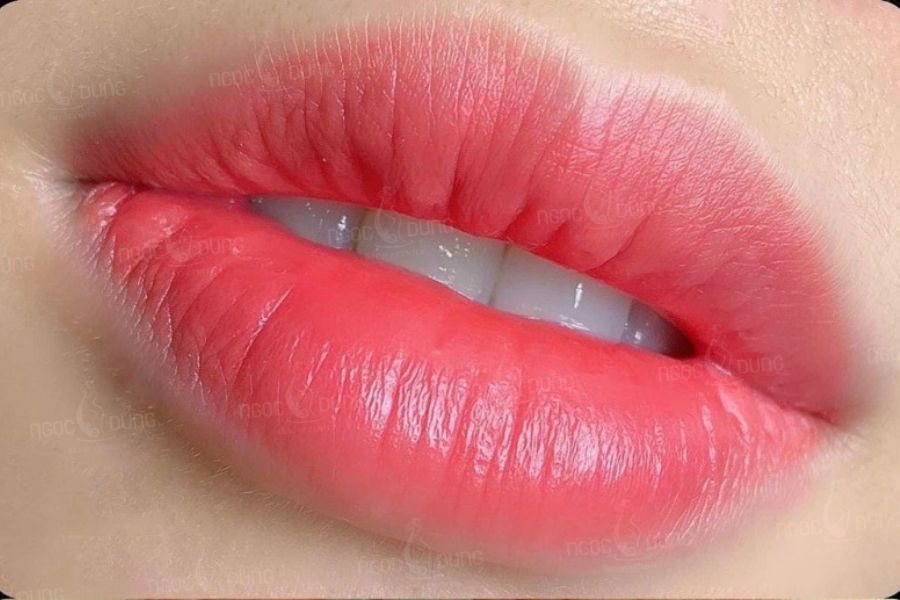 Công nghệ tái tạo collagen giúp môi căng mọng