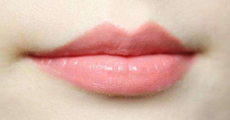 Sắc môi màu nude thời thượng, mang lại thần thái sang trọng và tự nhiên sau khi thực hiện