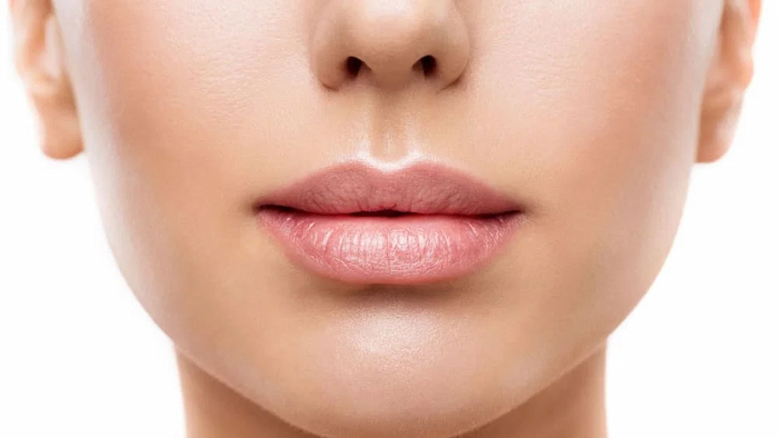 Khách hàng được kiểm tra nền môi trực tiếp để nhận phác đồ điều trị và mức giá chính xác nhất