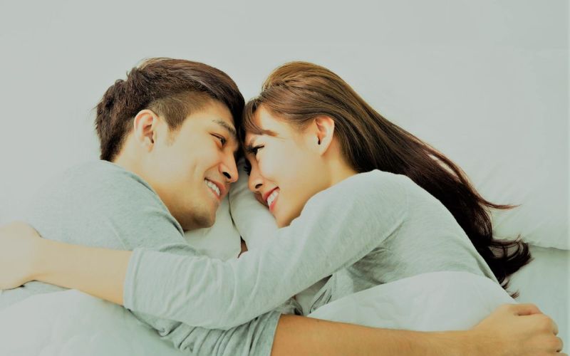 Tránh hôn môi quá sớm để ngăn ngừa nhiễm khuẩn và không làm bong tróc lớp vảy non