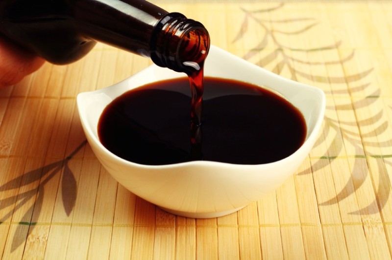 Giải đáp thắc mắc về việc dùng nước tương và các loại gia vị đậm màu sau khi phun xăm môi